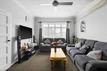 2/602 Park Road South, Akina