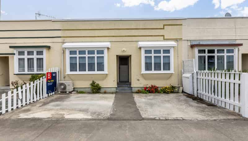 2/602 Park Road South, Akina