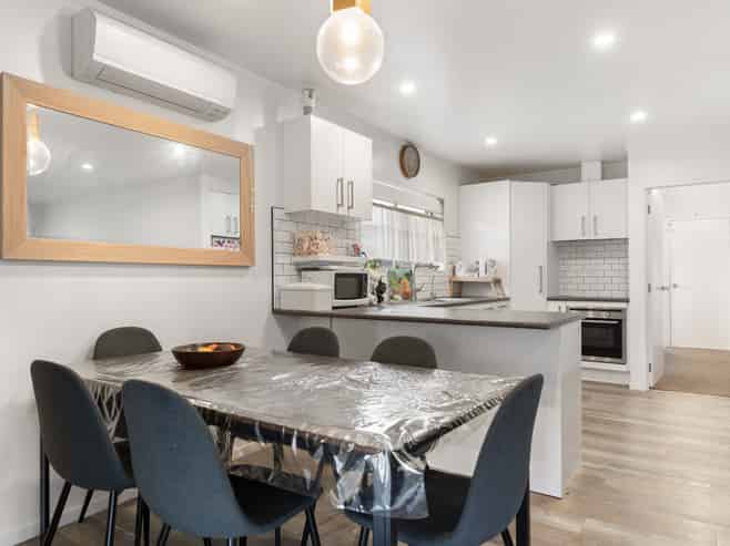 2/17 Poinsettia Place, Henderson