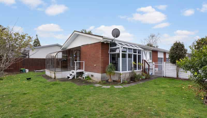 2/17 Poinsettia Place, Henderson