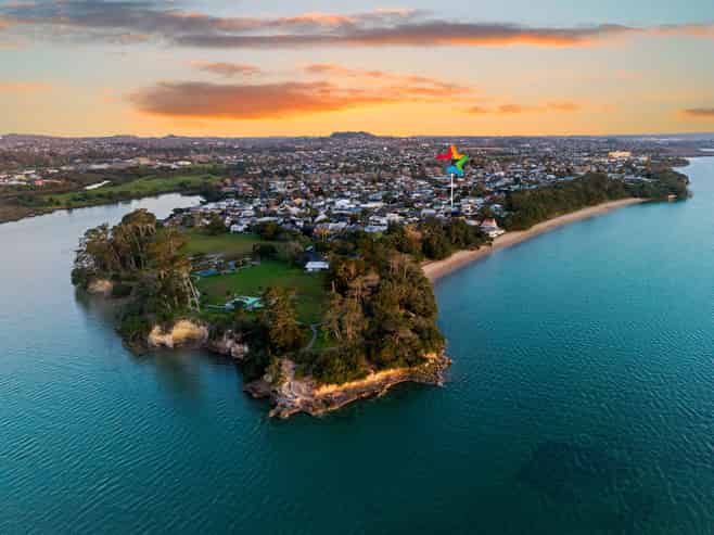 10 Joan Street, Point Chevalier