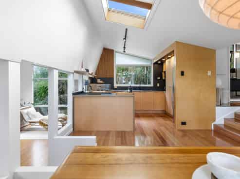 1000 East Coast Road, Northcross