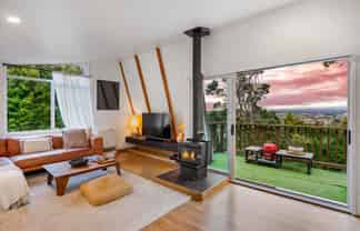 1000 East Coast Road, Northcross