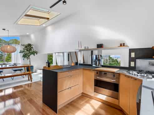 1000 East Coast Road, Northcross