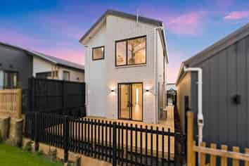 43 Puhikawa Street, Massey