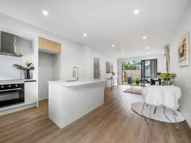 40 Clay Works Lane, New Lynn