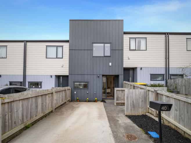 40 Clay Works Lane, New Lynn