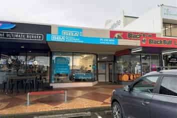 A Great Foodie Strip - North Facing