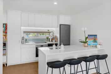 73 Helen Jenepher Lane, Mount Wellington