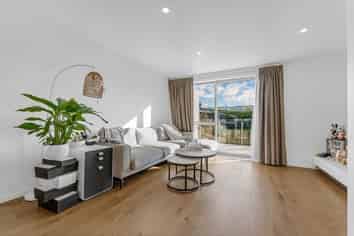73 Helen Jenepher Lane, Mount Wellington