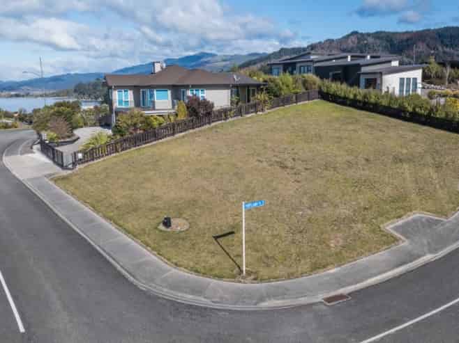 1 Portland Place, Kaiteriteri