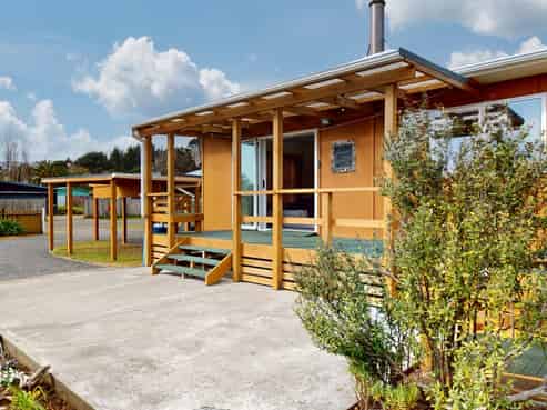 2 Barclay Grove, Hokio Beach