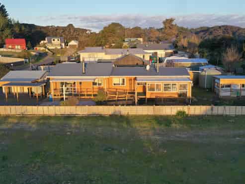 2 Barclay Grove, Hokio Beach