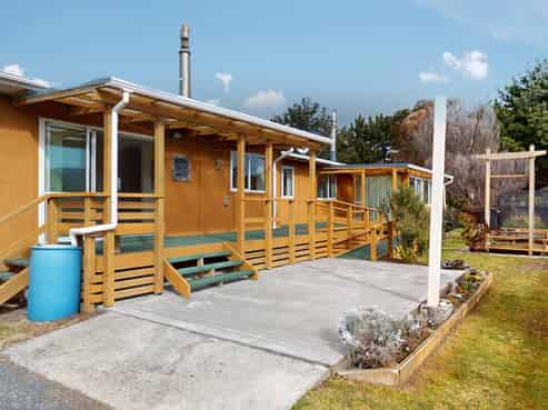 2 Barclay Grove, Hokio Beach