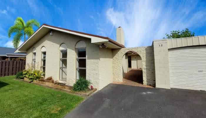 12 Chequers Avenue, Chartwell