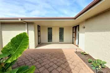 12 Chequers Avenue, Chartwell