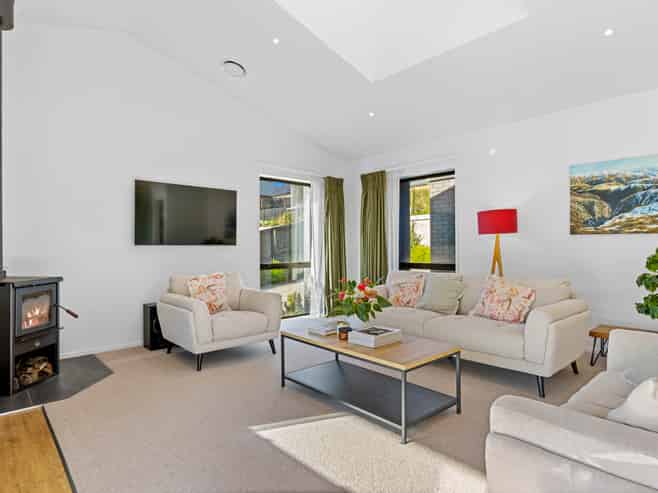 14 Carex Rise, Cracroft