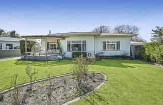 812 Lawrence Street, Akina