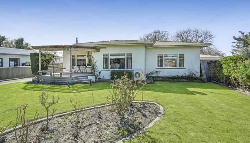 812 Lawrence Street, Akina