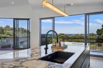 61A Churchill Road, Murrays Bay