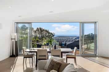 61A Churchill Road, Murrays Bay