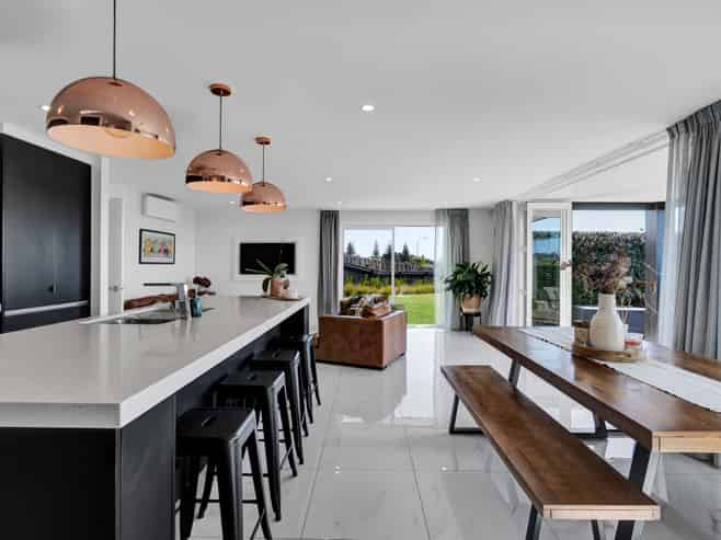 4 Vardon Way, Waiwhakaiho