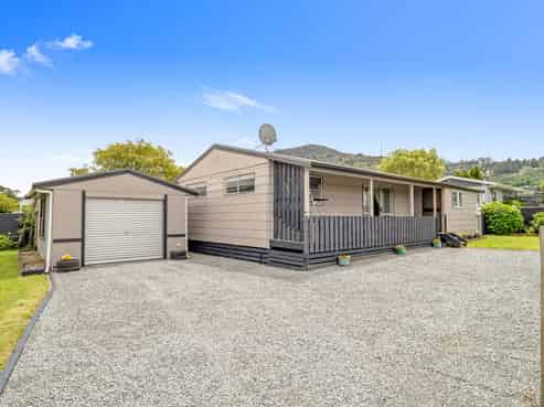 196A Clayton Road, Mangakakahi