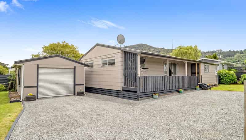 196A Clayton Road, Mangakakahi