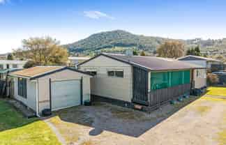 196A Clayton Road, Mangakakahi