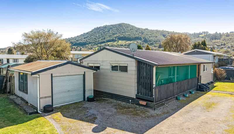 196A Clayton Road, Mangakakahi