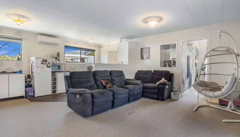 196A Clayton Road, Mangakakahi