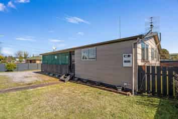 196A Clayton Road, Mangakakahi