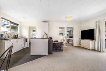 196A Clayton Road, Mangakakahi