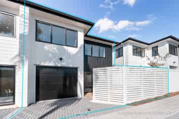15B & 15D Renata Crescent, Te Atatu Peninsula