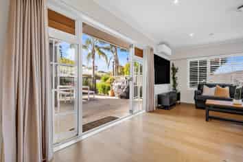 4 Gibson Place, Mellons Bay