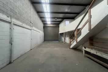 127sqm Industrial Unit with Secure Yard