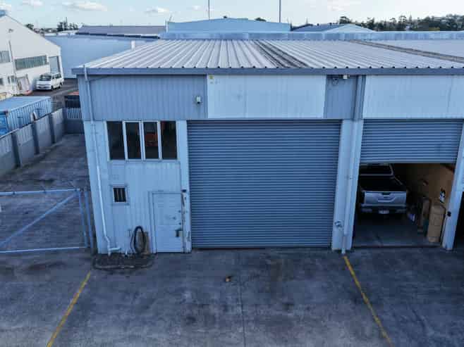 127sqm Industrial Unit with Secure Yard