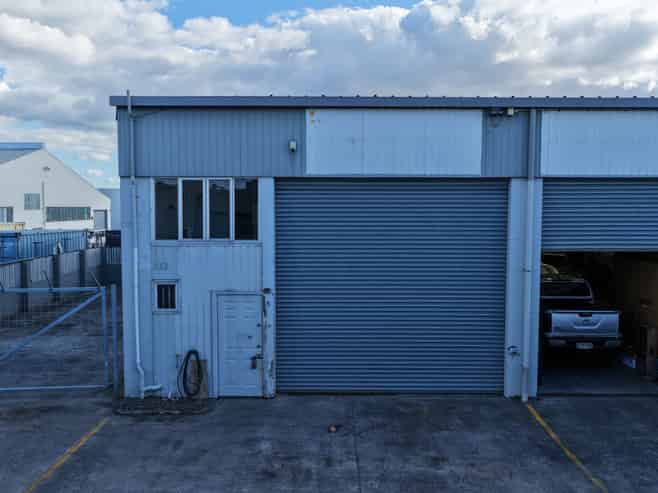 127sqm Industrial Unit with Secure Yard