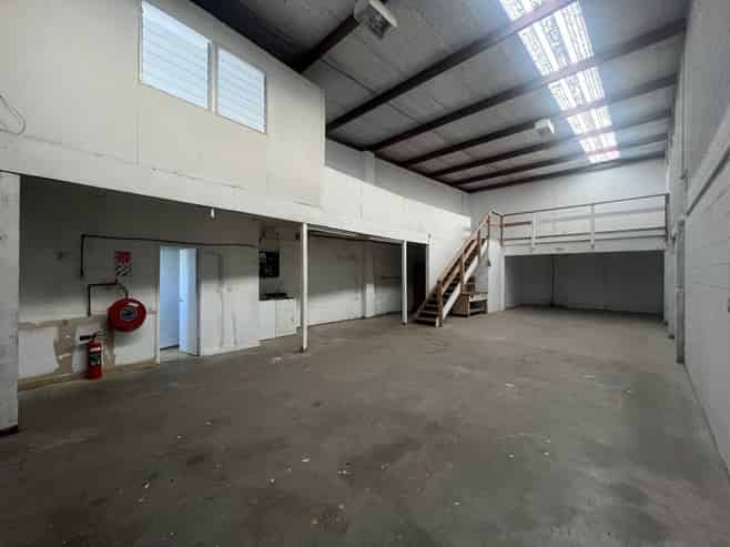 127sqm Industrial Unit with Secure Yard