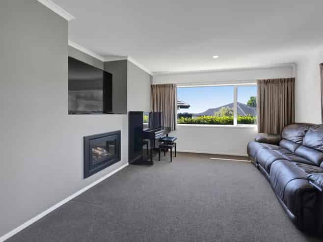 12 Oakmont Crescent, Waiwhakaiho