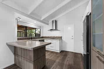 54B Halsey Road, Manurewa