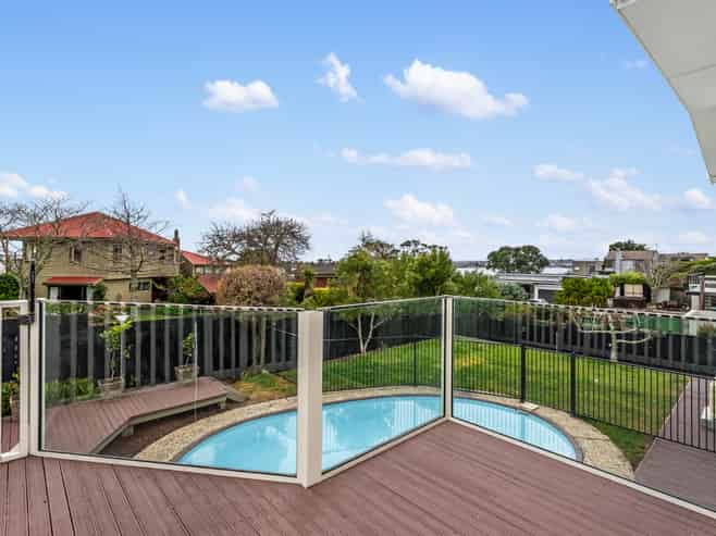 401 Riddell Road, Glendowie