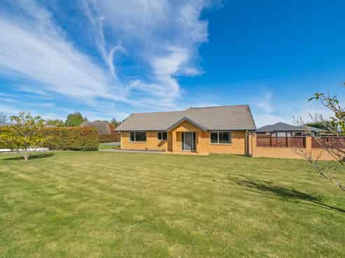 7 Manor Drive, ROLLESTON