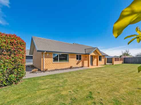 7 Manor Drive, ROLLESTON