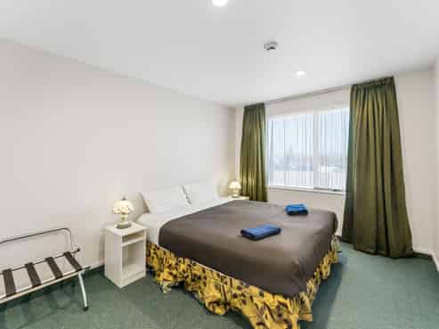 Your Gateway to Nelson's Beaches and City