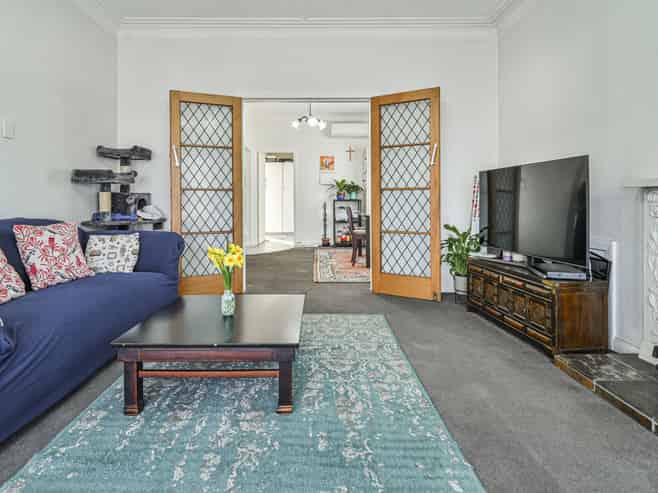 407 Burnett Street, Mahora