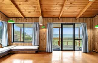 73 Pukehina Parade, Pukehina