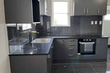 705 Sandringham Rd Extension, Mount Roskill