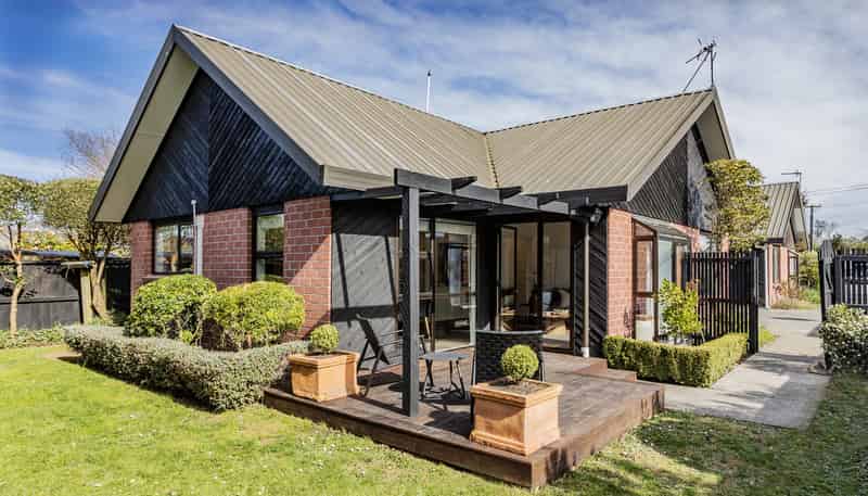 2/64 Searells Road, Strowan