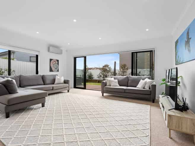 8 Awakirihi Close, Shamrock Park